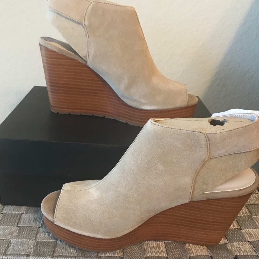 Kenneth Cole (Octavia)  Wedge/Platform
